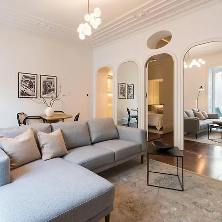 Clerigos Modern Flat W/ Ac & Patio By Lovelystay *