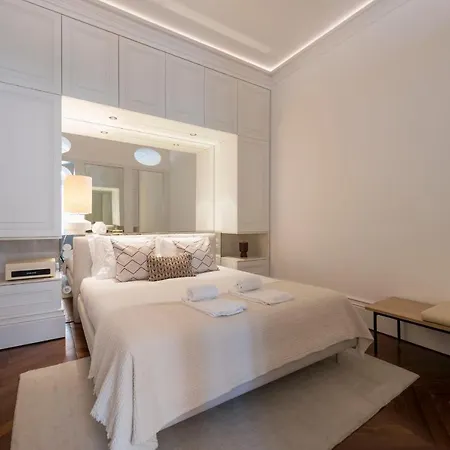 Clerigos Modern Flat W/ Ac & Patio By Lovelystay *