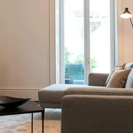 Clerigos Modern Flat W/ Ac & Patio By Lovelystay Apartment Porto