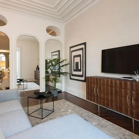 Clerigos Modern Flat W/ Ac & Patio By Lovelystay *