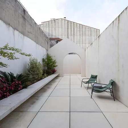 Apartment Clerigos Modern Flat W/ Ac & Patio By Lovelystay