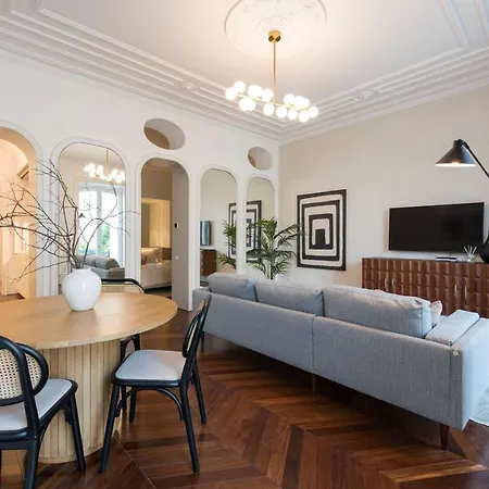 Apartment Clerigos Modern Flat W/ Ac & Patio By Lovelystay