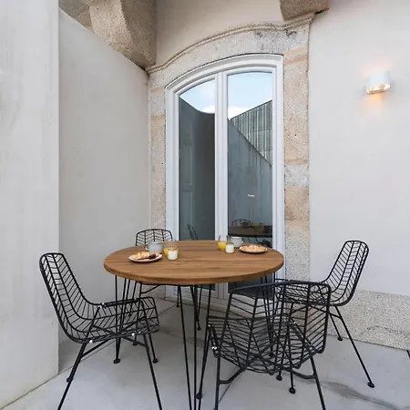 Clerigos Modern Flat W/ Ac & Patio By Lovelystay * Porto