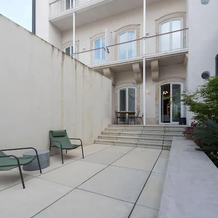 Clerigos Modern Flat W/ Ac & Patio By Lovelystay Porto